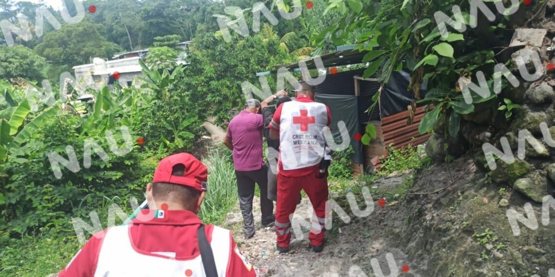 Persona Rescatada Tras Caer en un Barranco en Tapachula