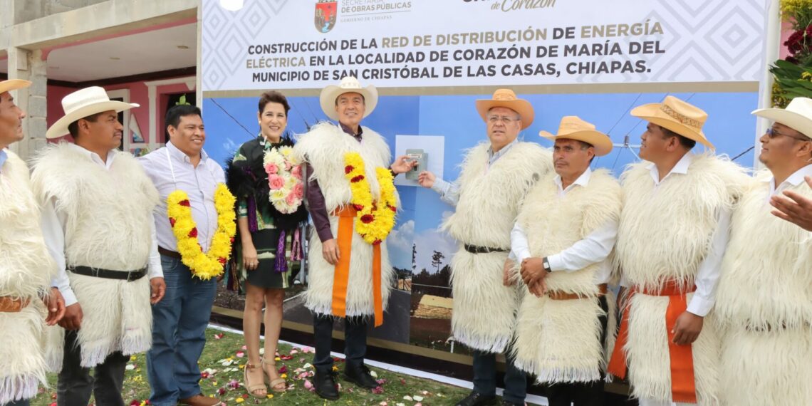 Rutilio Escandón inaugura red eléctrica en Corazón de María, municipio de San Cristóbal de Las Casas