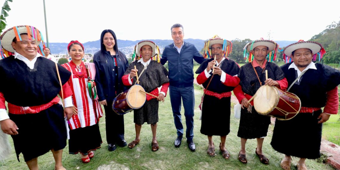 En San Cristóbal, Rutilio Escandón conmemora el Día Internacional de los Pueblos Indígenas