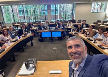 Asiste Angel Torres a ‘Visionarios Summit de la Aceleradora de Ciudades’ en MIT y Harvard