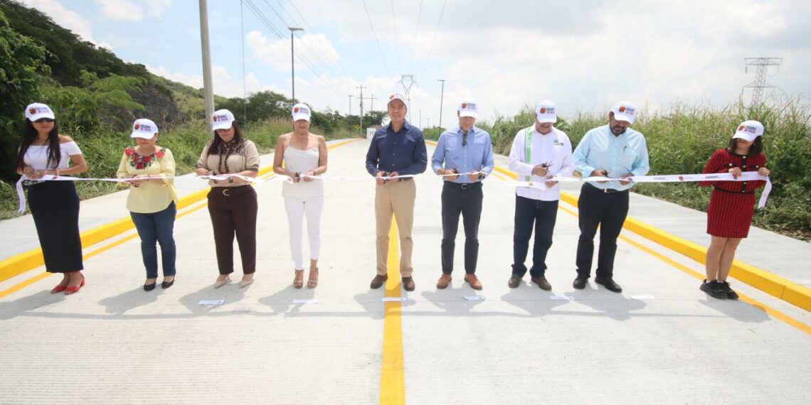 Rutilio Escandón inaugura pavimentación de calle Ciro Farrera, desde bulevar Laguitos hasta entronque con libramiento Norte