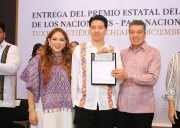 Rutilio Escandón felicita al chiapaneco Luis Mario Nájera por ganar medalla de plata en Juegos Paralímpicos de París