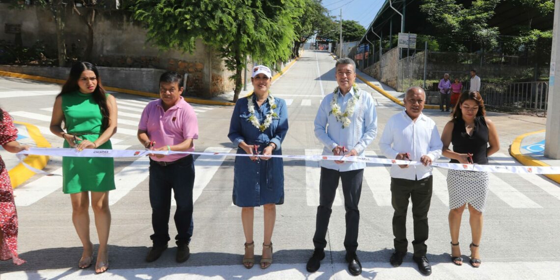 Inaugura Rutilio Escandón vialidades en la colonia Arroyo Blanco, de Tuxtla Gutiérrez