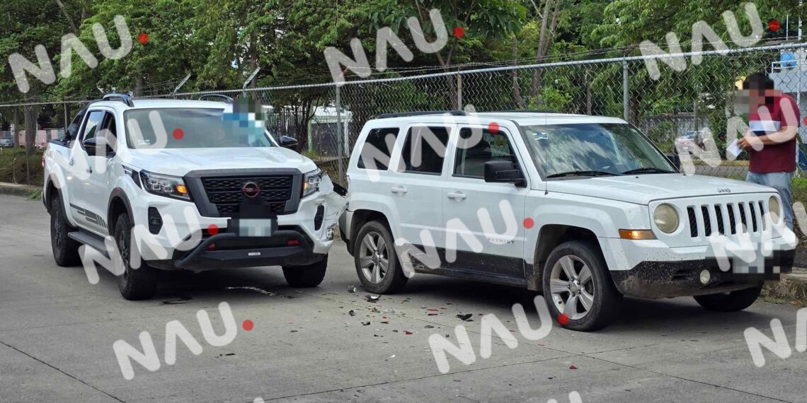 Choque en Tapachula deja solo daños materiales