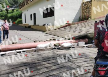 Comuneros de Talquián Viejo bloquean acceso en protesta contra la CFE