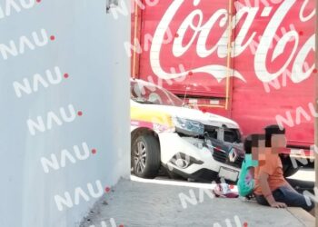 Impacto entre Taxi y Camión Repartidor en el Centro de Tapachula