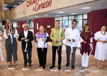 Rutilio Escandón inaugura exposición “Los Bicentenarios de Chiapas: Documentos Históricos”