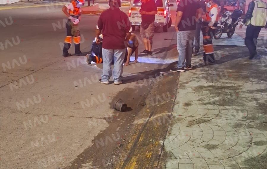 Mujer lesionada en accidente vial en la carretera costera de Tapachula