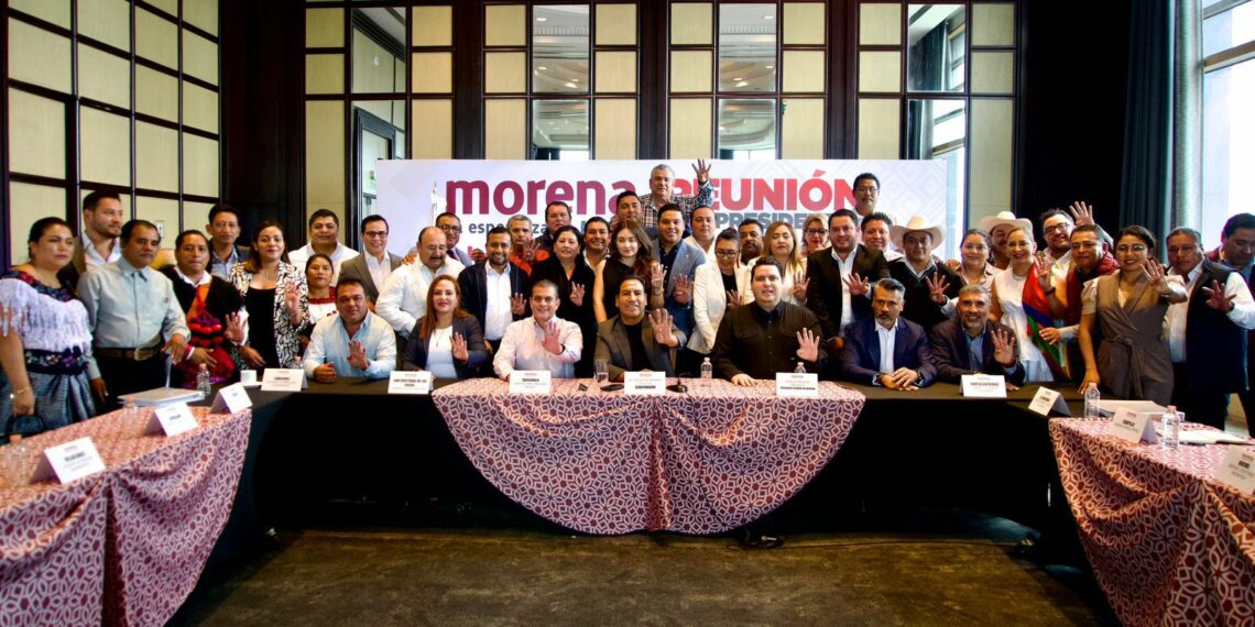 Eduardo Ramírez se reúne con presidentas y presidentes municipales electos de Morena