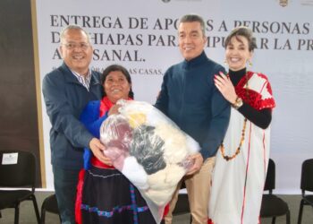 En San Cristóbal de Las Casas, Rutilio Escandón inició entrega de apoyos a artesanas de Chiapas
