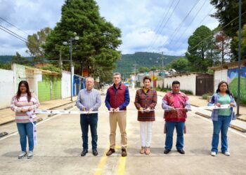 Entrega Rutilio Escandón primera etapa de pavimentación del Periférico Sur, en SCLC