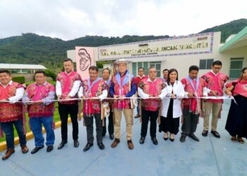En Zinacantán, Rutilio Escandón inaugura la Clínica para la Atención de Parto Humanizado