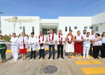 Entrega Rutilio Escandón Hospital Básico Comunitario a habitantes de Venustiano Carranza