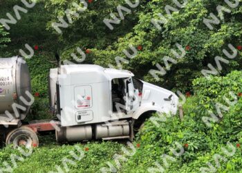 “Video” Accidente en carretera entre Villa Comatitlán y Escuintla deja solo daños materiales