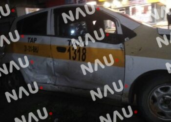 Accidente entre taxistas en Tapachula deja solo daños materiales