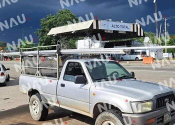 Robo de camioneta en estacionamiento de Walmart en Tapachula