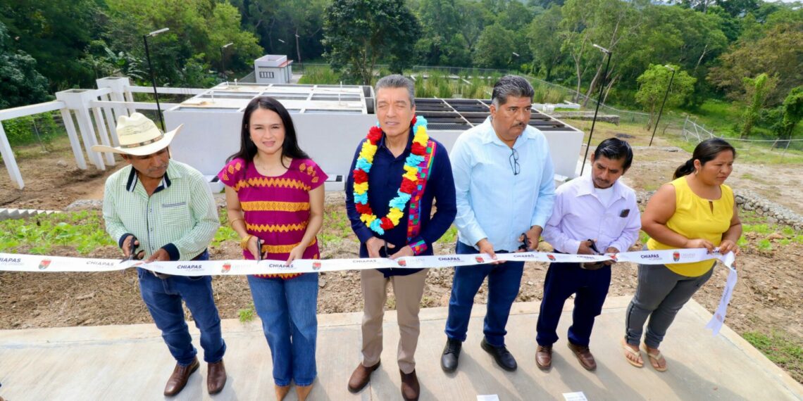 Responde Rutilio Escandón a añeja demanda de habitantes de Nicolás Ruiz