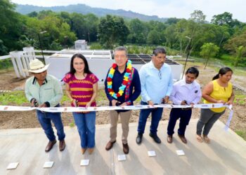 Responde Rutilio Escandón a añeja demanda de habitantes de Nicolás Ruiz