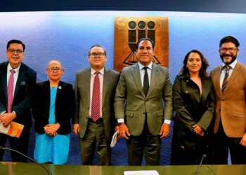 Eduardo Ramírez asiste a la presentación del libro “Democracia Plebiscitaria y Estado de Derecho”