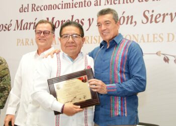 Entrega Rutilio Escandón reconocimiento al Mérito de la Ética Judicial, José María Morelos y Pavón, Siervo de la Nación 2024