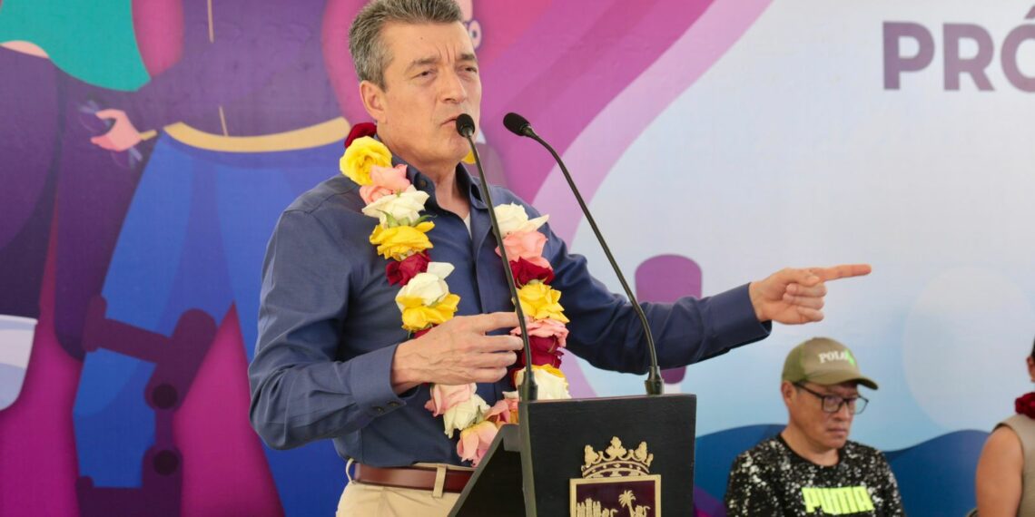 Rutilio Escandón encabeza entrega de prótesis, órtesis y lentes de vista cansada 2024