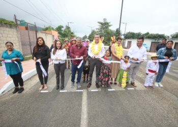 En Las Rosas, Rutilio Escandón inaugura la pavimentación del bulevar con inversión cercana a los 30 mdp