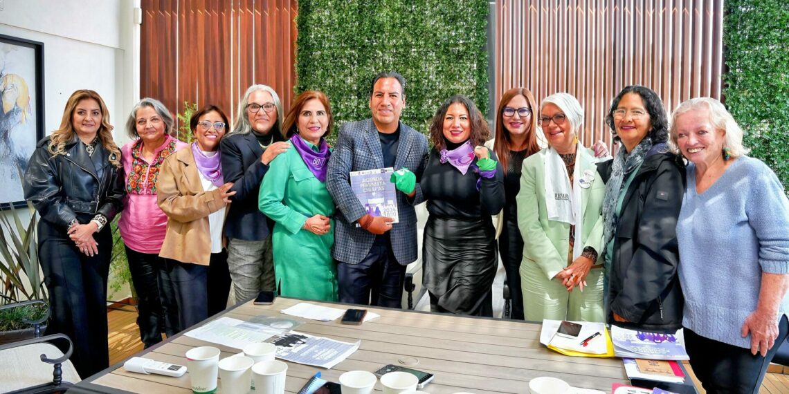 Eduardo Ramírez se reúne con las representantes de la agenda feminista en Chiapas