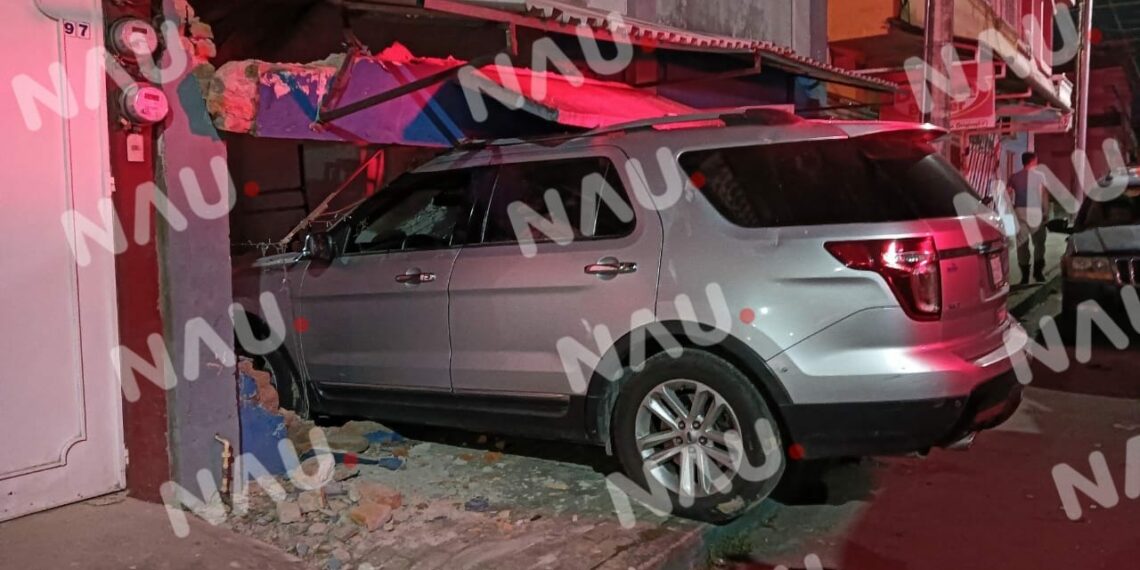 “Vídeo” Accidente Automovilístico en Tapachula: Vehículo Impacta Contra la Vivienda