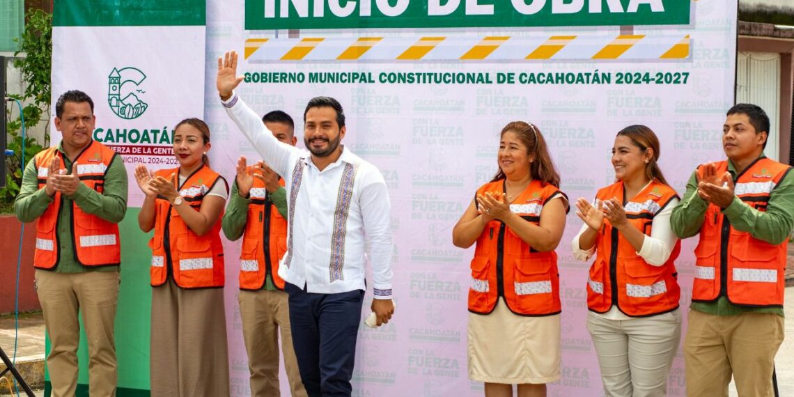 Con la rehabilitación de la Unidad Médica Municipal, regresa la esperanza a Cacahoatán: Víctor Saldaña.