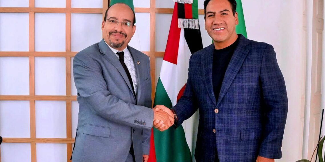 Eduardo Ramírez se reúne con el embajador de la República Saharaui en México