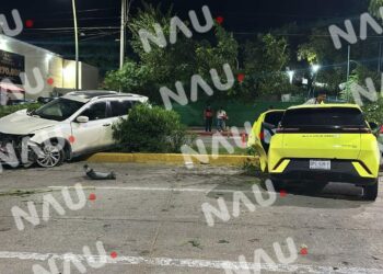 Policía de Tránsito de Tuxtla Gutiérrez detiene a involucrados en choque múltiple