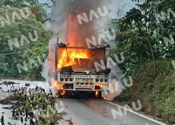 Trabajador de empresa de venta de material muere electrocutado y vehículo queda en llamas