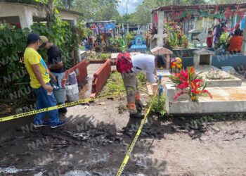 Más de 10 mil personas visitan los panteones de Tapachula durante el Día de Muertos