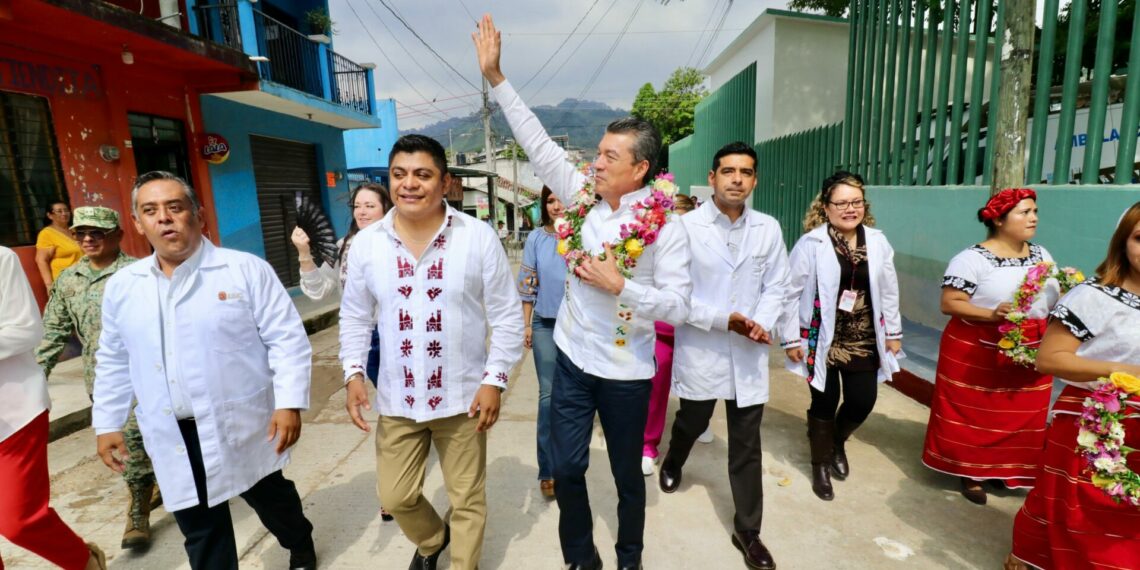 En Tecpatán, Rutilio Escandón inaugura Clínica para la Atención de Parto Humanizado