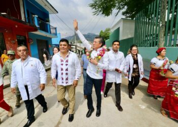 En Tecpatán, Rutilio Escandón inaugura Clínica para la Atención de Parto Humanizado
