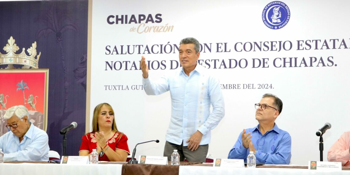 Se reúne Rutilio Escandón con integrantes del Consejo Estatal de Notarios del Estado de Chiapas