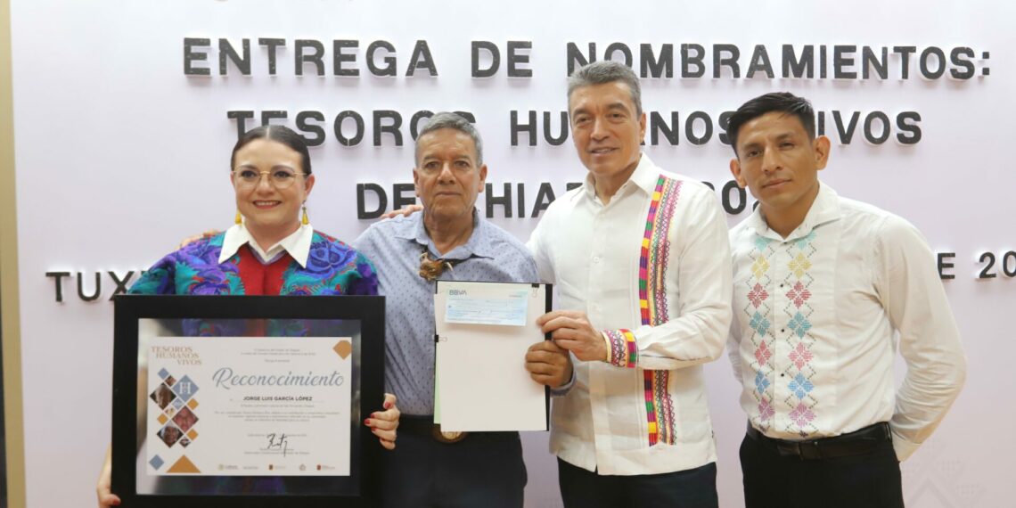 Entrega Rutilio Escandón nombramientos Tesoros Humanos Vivos Chiapas 2024