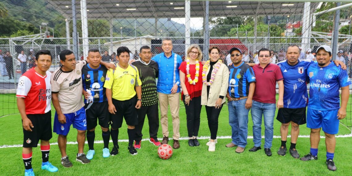 En Ixhuatán, Rutilio Escandón inaugura la Unidad Deportiva “Santa Cruz” y Parque Público
