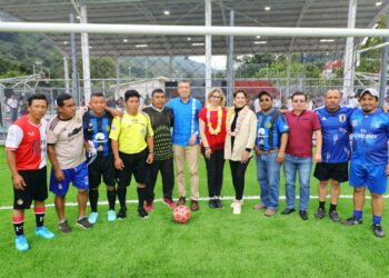 En Ixhuatán, Rutilio Escandón inaugura la Unidad Deportiva “Santa Cruz” y Parque Público