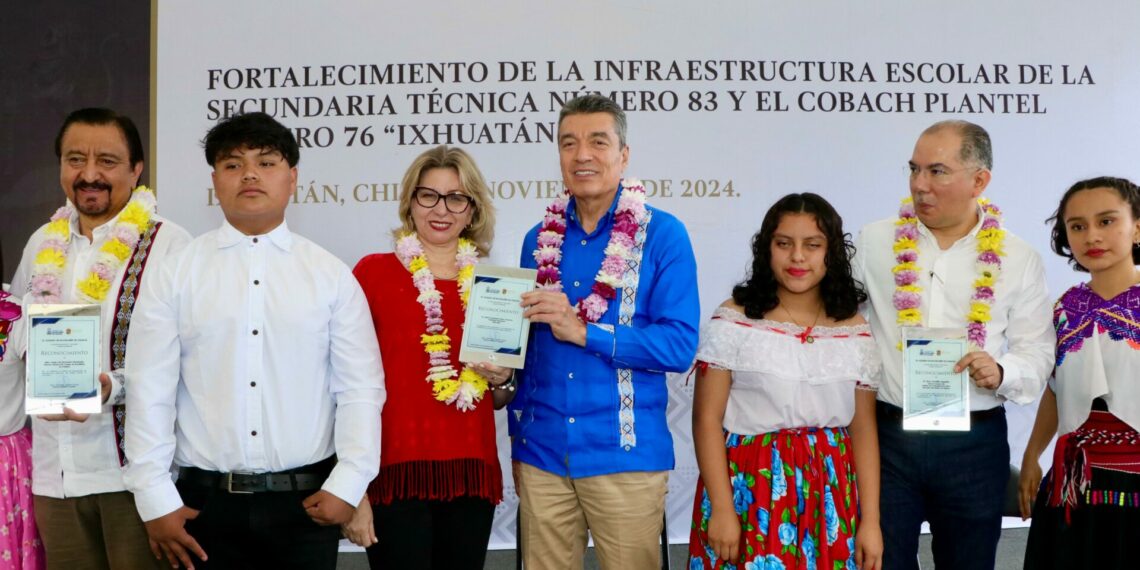 En Ixhuatán, Rutilio Escandón inaugura espacios en la Secundaria Técnica No. 83 y del Cobach Plantel 76
