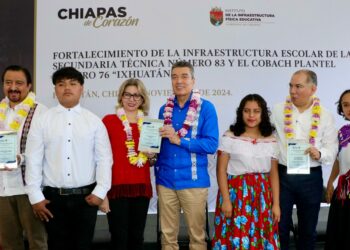 En Ixhuatán, Rutilio Escandón inaugura espacios en la Secundaria Técnica No. 83 y del Cobach Plantel 76