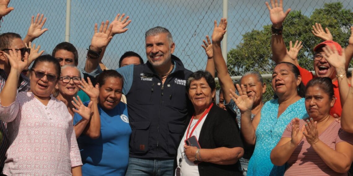Encabeza Angel Torres rehabilitación del parque de la colonia Buenavista