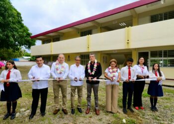 Rutilio Escandón inaugura infraestructura educativa en el CETIS No. 85 de Huixtla