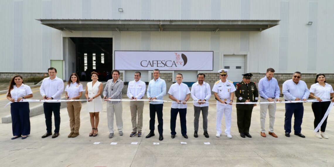 En Tapachula, Rutilio Escandón inaugura instalaciones del Recinto Fiscalizado Estratégico Puerto Chiapas
