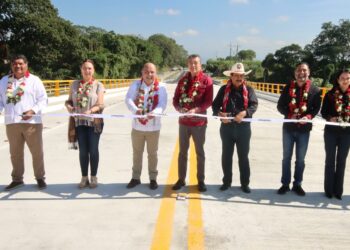 Rutilio Escandón inaugura el puente Río Blanco y la cuarta etapa de la carretera La Angostura-Pujiltic