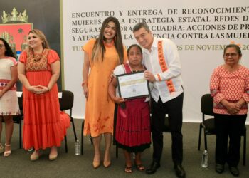 Rutilio Escandón se reúne con integrantes de las Redes de Mujeres Seguras Cuadra por Cuadra