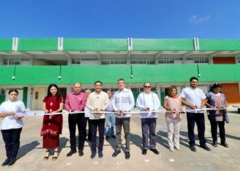 Rutilio Escandón inaugura edificio en la sede de la Unicach de Venustiano Carranza
