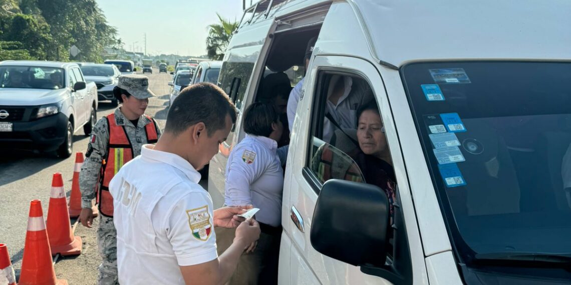 Coordinación entre autoridades para brindar atención y seguridad a caravana de migrantes en Chiapas