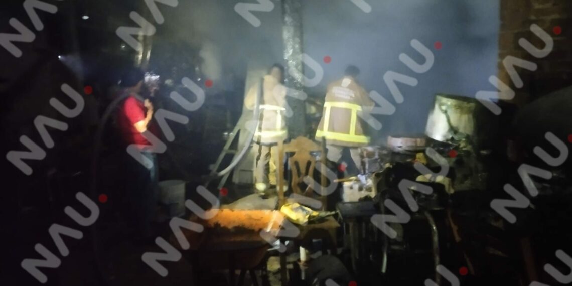 Acción oportuna de Bomberos y Protección Civil sofocan incendio en Cacahoatán.