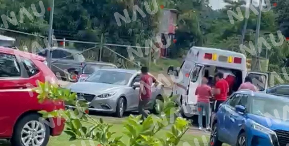 Joven en aparente estado de intoxicación es atendida por Cruz Roja en escuela preparatoria de Tapachula